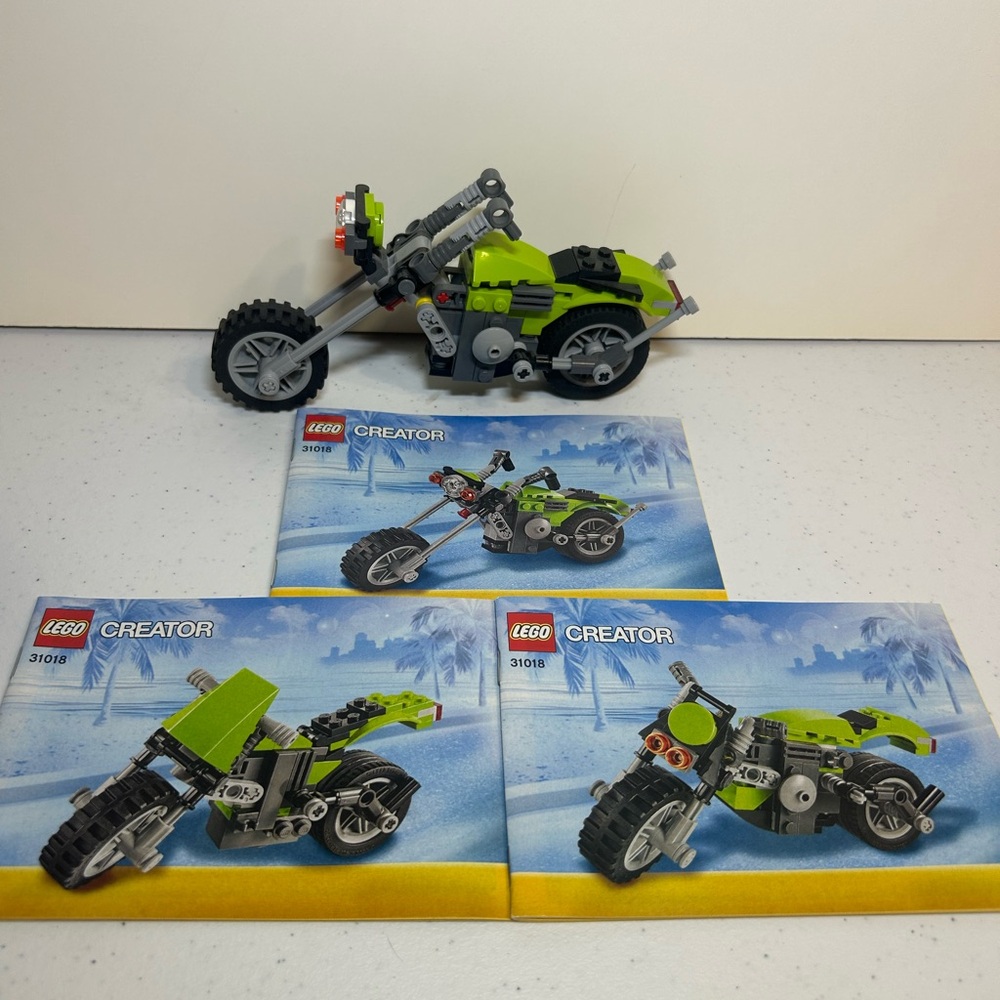 LEGO 31018 Creator Green Motorcycle Building Set